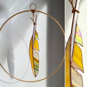 'Alchemist' Vederlicht glasveer in gouden ring